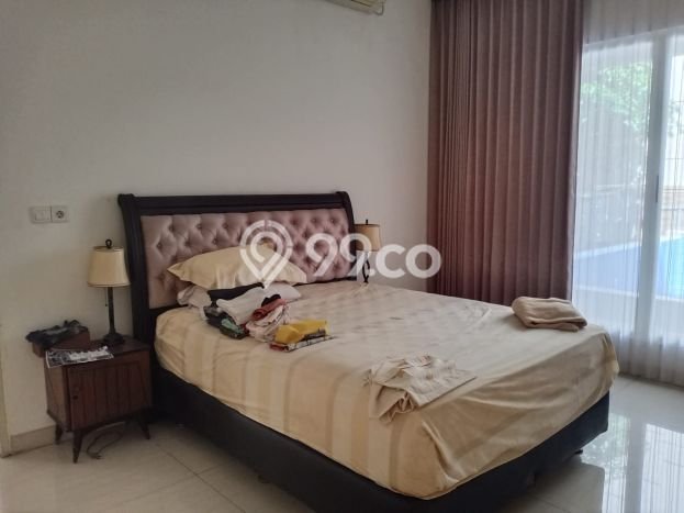 Rumah Mewah dengan Luas Tanah 300m2m² di Lingkungan Asri Mulyorejo, Surabaya Rumah Mewah dengan Luas Tanah 300m2m² di Lingkungan Asri Mulyorejo, Surabaya