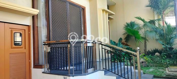 Rumah Mewah Dijual LT 200m2 di Mulyorejo, Surabaya Rumah Mewah Dijual LT 200m2 di Mulyorejo, Surabaya