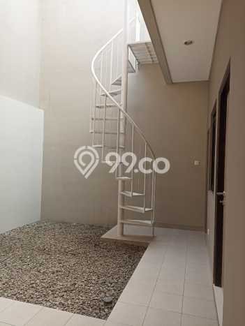 PILIHAN TEPAT! Rumah kawasan Regol, 4 KT, Dekat Mall, Luas 110m2m² Bangunan 110m2m² PILIHAN TEPAT! Rumah kawasan Regol, 4 KT, Dekat Mall, Luas 110m2m² Bangunan 110m2m²