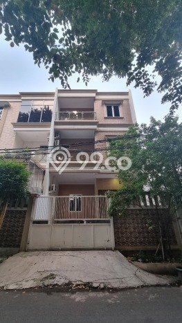 Disewakan! Rumah 4 Kamar Tidur &
6 Kamar Mandi di Sunter, Jakarta Utara Disewakan! Rumah 4 Kamar Tidur &
6 Kamar Mandi di Sunter, Jakarta Utara
