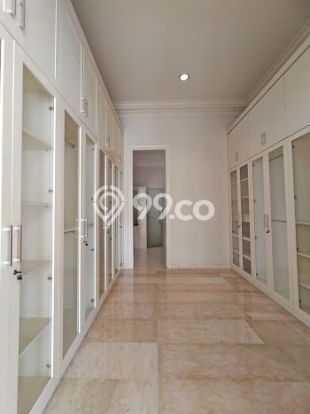 Hunian Bagus Disewakan di Kemang, Jakarta Selatan LT 600m2, LB 800m2 Hunian Bagus Disewakan di Kemang, Jakarta Selatan LT 600m2, LB 800m2