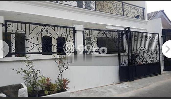Rumah Asri di Tomang, 5 KM, Lingkungan Tenang, LT 135m² Bangunan 200m² Rumah Asri di Tomang, 5 KM, Lingkungan Tenang, LT 135m² Bangunan 200m²