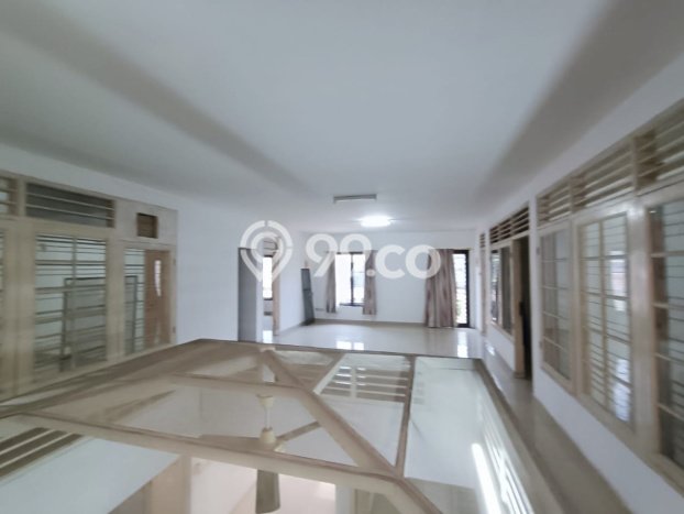 Rumah kawasan Tomang, Dekat Pusat Kota, 6 KT, Luas 180m² Bangunan 300m² Rumah kawasan Tomang, Dekat Pusat Kota, 6 KT, Luas 180m² Bangunan 300m²