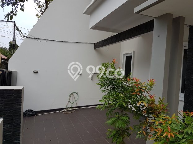 Rumah area , Akses ke Stasiun, 4 KM, Luas 135m2m² Bangunan 198m2m² Rumah area , Akses ke Stasiun, 4 KM, Luas 135m2m² Bangunan 198m2m²