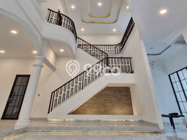 Jual Rumah Luas Megah Dengan View Cantik di Tomang, Jakarta Barat Jual Rumah Luas Megah Dengan View Cantik di Tomang, Jakarta Barat