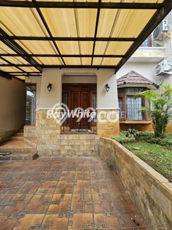 Dijual Rumah Premium dengan Fasilitas Sekitar Komplit di Cirendeu, Jakarta Selatan Dijual Rumah Premium dengan Fasilitas Sekitar Komplit di Cirendeu, Jakarta Selatan