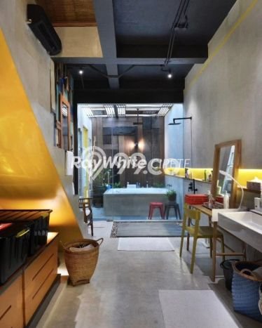 Dijual Rumah Luas Elegan Dengan View Eksklusif di Pondok Indah, Jakarta Selatan Dijual Rumah Luas Elegan Dengan View Eksklusif di Pondok Indah, Jakarta Selatan