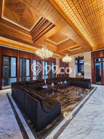 Rumah Elit LB 1200m2 Siap Pakai Desain Elegan di Pantai Mutiara, Jakarta Utara Rumah Elit LB 1200m2 Siap Pakai Desain Elegan di Pantai Mutiara, Jakarta Utara