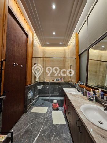 Rumah Elit LB 1200m2 Siap Pakai Desain Elegan di Pantai Mutiara, Jakarta Utara Rumah Elit LB 1200m2 Siap Pakai Desain Elegan di Pantai Mutiara, Jakarta Utara