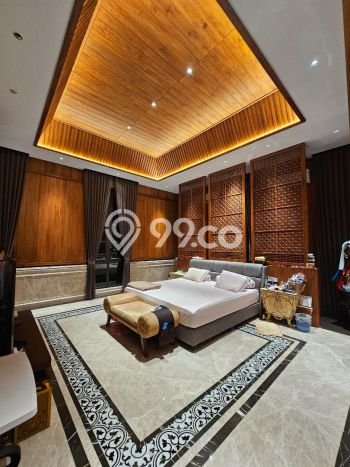 Rumah Elit LB 1200m2 Siap Pakai Desain Elegan di Pantai Mutiara, Jakarta Utara Rumah Elit LB 1200m2 Siap Pakai Desain Elegan di Pantai Mutiara, Jakarta Utara