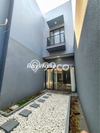 Dijual Hunian Mewah dengan Fasilitas Sekitar Komplit di Cilandak, Jakarta Selatan Dijual Hunian Mewah dengan Fasilitas Sekitar Komplit di Cilandak, Jakarta Selatan