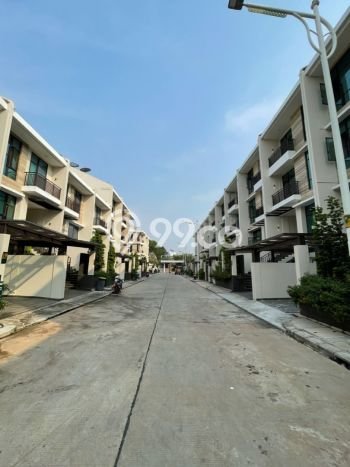 Hunian Mewah LB 300m2 Siap Pakai Desain Elegan di Pondok Indah, Jakarta Selatan Hunian Mewah LB 300m2 Siap Pakai Desain Elegan di Pondok Indah, Jakarta Selatan