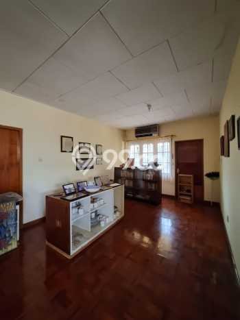 Ready to Use! Premium House LT 520m2 Desain Elegan di Cipete Ready to Use! Premium House LT 520m2 Desain Elegan di Cipete