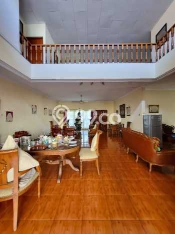 Ready to Use! Premium House LT 520m2 Desain Elegan di Cipete Ready to Use! Premium House LT 520m2 Desain Elegan di Cipete