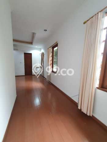 Rumah Luxury Modern Tanpa Renovasi di Lebak Bulus Jakarta Selatan Rumah Luxury Modern Tanpa Renovasi di Lebak Bulus Jakarta Selatan