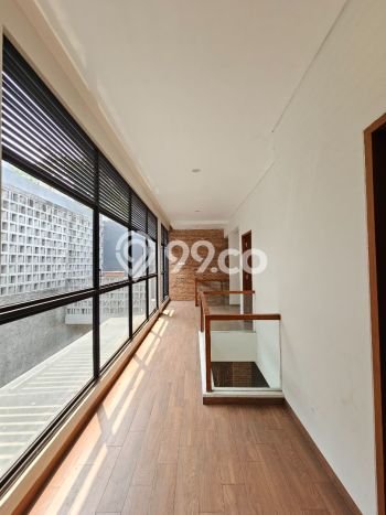 Rumah Elit Modern Tanpa Renovasi di Lebak Bulus Jakarta Selatan Rumah Elit Modern Tanpa Renovasi di Lebak Bulus Jakarta Selatan