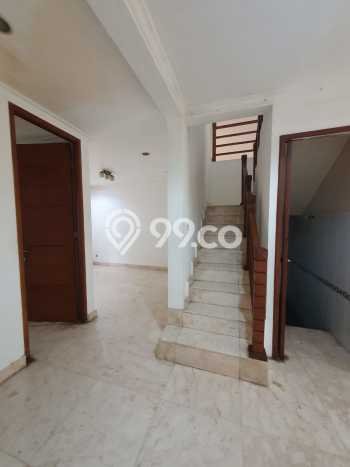 Rumah Luxury Modern Tanpa Renovasi di Lebak Bulus Jakarta Selatan Rumah Luxury Modern Tanpa Renovasi di Lebak Bulus Jakarta Selatan