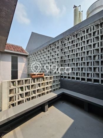 Rumah Elit Modern Tanpa Renovasi di Lebak Bulus Jakarta Selatan Rumah Elit Modern Tanpa Renovasi di Lebak Bulus Jakarta Selatan