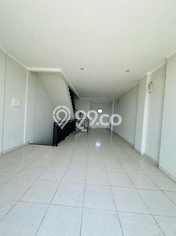Unit Ruko Disewakan di Summarecon Crown Gading di Area Ramai & Strategis Unit Ruko Disewakan di Summarecon Crown Gading di Area Ramai & Strategis