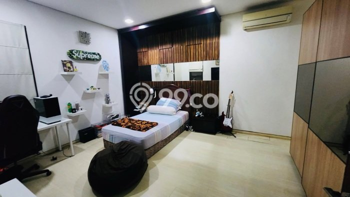 Siap Huni Hunian Elit 5 Kamar di Kelapa Gading Dekat ke Mana Saja Siap Huni Hunian Elit 5 Kamar di Kelapa Gading Dekat ke Mana Saja