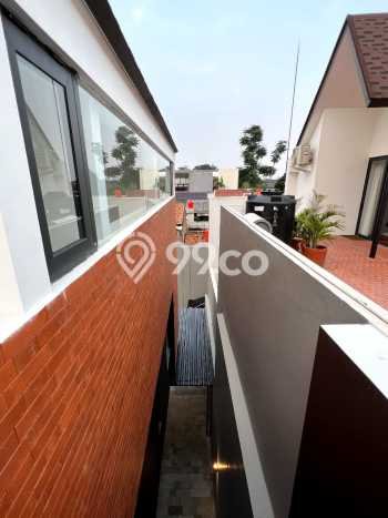 Rumah Elit Modern Tanpa Renovasi di Cipete Jakarta Selatan Rumah Elit Modern Tanpa Renovasi di Cipete Jakarta Selatan