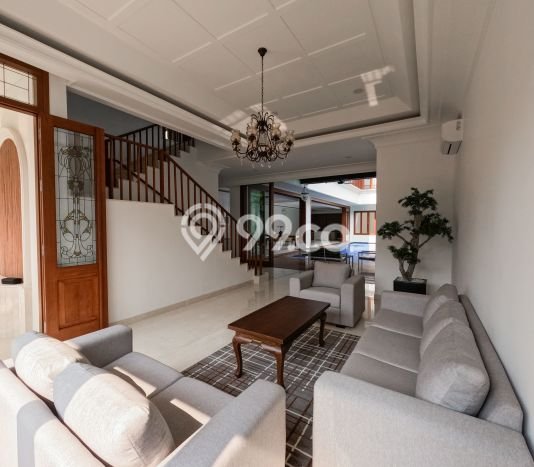 Rumah Elit Modern Tanpa Renovasi di Kemang Jakarta Selatan Rumah Elit Modern Tanpa Renovasi di Kemang Jakarta Selatan