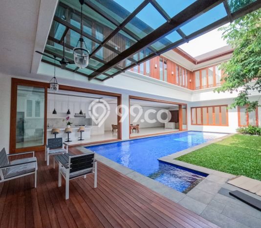 Rumah Elit Modern Tanpa Renovasi di Kemang Jakarta Selatan Rumah Elit Modern Tanpa Renovasi di Kemang Jakarta Selatan