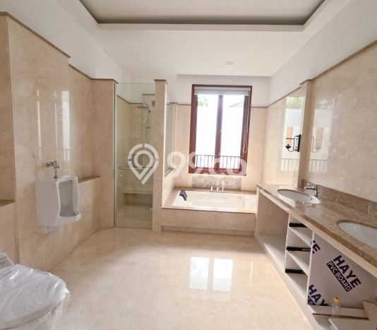 Rumah Elit Modern Tanpa Renovasi di Kemang Jakarta Selatan Rumah Elit Modern Tanpa Renovasi di Kemang Jakarta Selatan