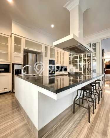 For Sale Rumah Elit Exclusive di Kebayoran Baru, Jakarta Selatan For Sale Rumah Elit Exclusive di Kebayoran Baru, Jakarta Selatan
