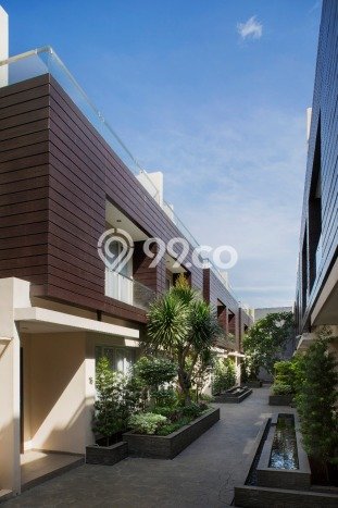 Rumah Luxury Modern Siap Huni di Kemang Jakarta Selatan Rumah Luxury Modern Siap Huni di Kemang Jakarta Selatan