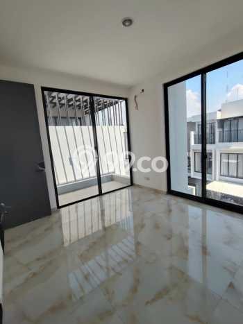 Rumah Elit LB 132m2 Siap Huni Desain Elegan di Villa Meruya, Jakarta Barat Rumah Elit LB 132m2 Siap Huni Desain Elegan di Villa Meruya, Jakarta Barat