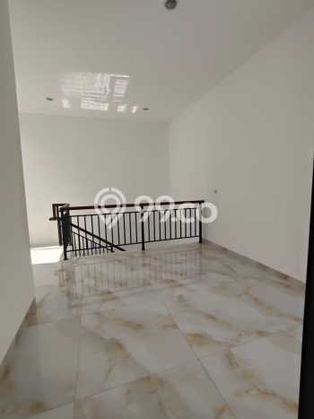 Rumah Elit LB 132m2 Siap Huni Desain Elegan di Villa Meruya, Jakarta Barat Rumah Elit LB 132m2 Siap Huni Desain Elegan di Villa Meruya, Jakarta Barat