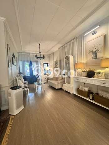Hunian Eksklusif Dijual LT 632m2 di Kebon Jeruk, Jakarta Barat Hunian Eksklusif Dijual LT 632m2 di Kebon Jeruk, Jakarta Barat