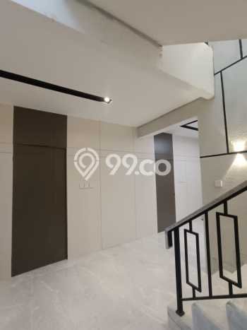 Rumah Luxury Modern Tanpa Renovasi di Taman Palem Jakarta Barat Rumah Luxury Modern Tanpa Renovasi di Taman Palem Jakarta Barat
