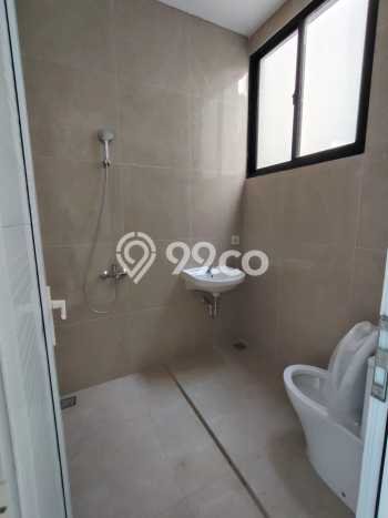 Rumah Elit LB 132m2 Siap Huni Desain Elegan di Villa Meruya, Jakarta Barat Rumah Elit LB 132m2 Siap Huni Desain Elegan di Villa Meruya, Jakarta Barat