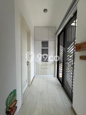Rumah Elit Modern Tanpa Renovasi di Green Lake City Jakarta Barat Rumah Elit Modern Tanpa Renovasi di Green Lake City Jakarta Barat