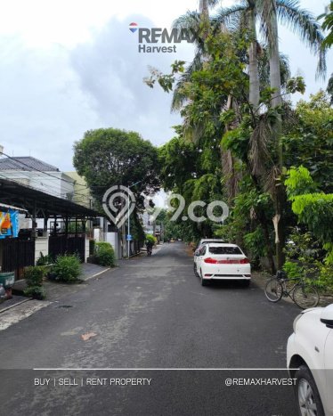 Jual Rumah Mewah Megah Dengan View Eksklusif di Taman Meruya, Jakarta Barat Jual Rumah Mewah Megah Dengan View Eksklusif di Taman Meruya, Jakarta Barat