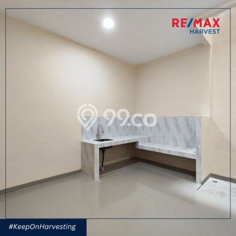 Dijual Rumah 4 KT di Tanjung Duren, Jakarta Barat - LT 84m² Dijual Rumah 4 KT di Tanjung Duren, Jakarta Barat - LT 84m²