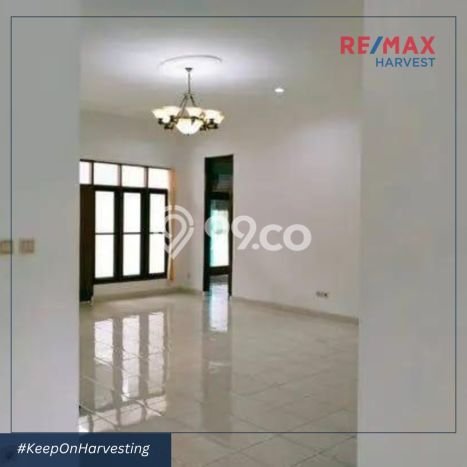 HOT DEAL! Rumah di Kebayoran Baru, 4 KT, Lingkungan Asri, Luas 360m² Bangunan 320m² HOT DEAL! Rumah di Kebayoran Baru, 4 KT, Lingkungan Asri, Luas 360m² Bangunan 320m²