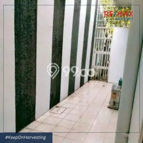 HOT DEAL! Rumah di Kebayoran Baru, 4 KT, Lingkungan Asri, Luas 360m² Bangunan 320m² HOT DEAL! Rumah di Kebayoran Baru, 4 KT, Lingkungan Asri, Luas 360m² Bangunan 320m²