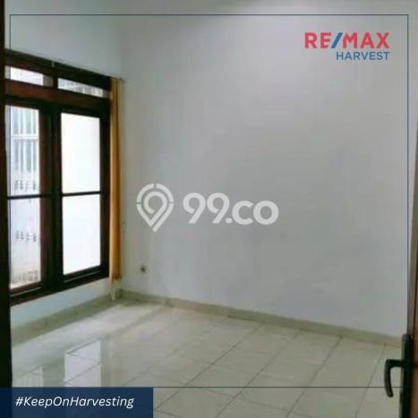 HOT DEAL! Rumah di Kebayoran Baru, 4 KT, Lingkungan Asri, Luas 360m² Bangunan 320m² HOT DEAL! Rumah di Kebayoran Baru, 4 KT, Lingkungan Asri, Luas 360m² Bangunan 320m²