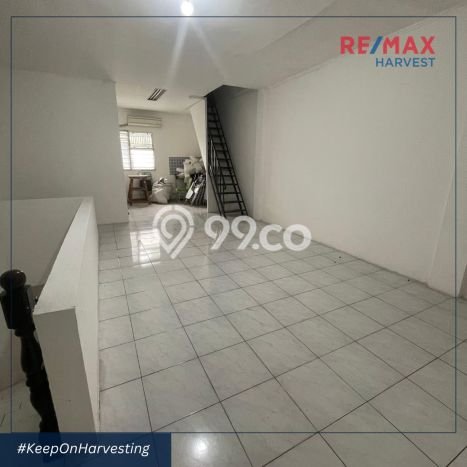 Ruko Dijual di Jakarta Pusat LT 100m2 & LB 300m2 Lokasi Terbaik! Ruko Dijual di Jakarta Pusat LT 100m2 & LB 300m2 Lokasi Terbaik!