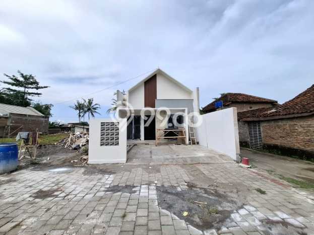 For Sale Rumah 2 Kamar Lokasi Ideal Bagus dan Strategis di Sleman For Sale Rumah 2 Kamar Lokasi Ideal Bagus dan Strategis di Sleman