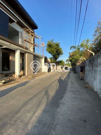 Rumah Strategis 5 KT Luas Tanah 196m² di Kalasan, Sleman Rumah Strategis 5 KT Luas Tanah 196m² di Kalasan, Sleman