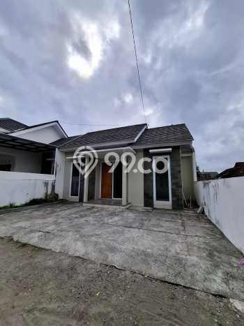 Rumah dengan Lokasi Strategis 3 KT di Berbah, Sleman Rumah dengan Lokasi Strategis 3 KT di Berbah, Sleman