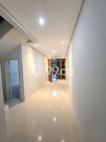 Kesempatan Emas Memiliki Rumah LT 73m² / LB 120m² di Kawasan Bisnis Seturan, Yogyakarta Kesempatan Emas Memiliki Rumah LT 73m² / LB 120m² di Kawasan Bisnis Seturan, Yogyakarta