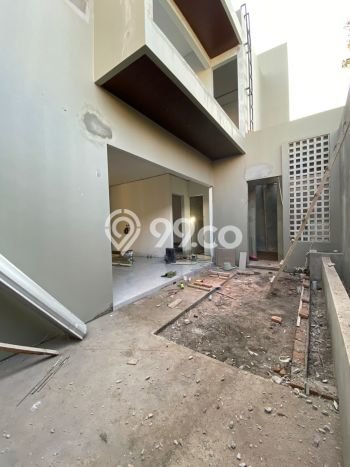Rumah Strategis 5 KT Luas Tanah 196m² di Kalasan, Sleman Rumah Strategis 5 KT Luas Tanah 196m² di Kalasan, Sleman