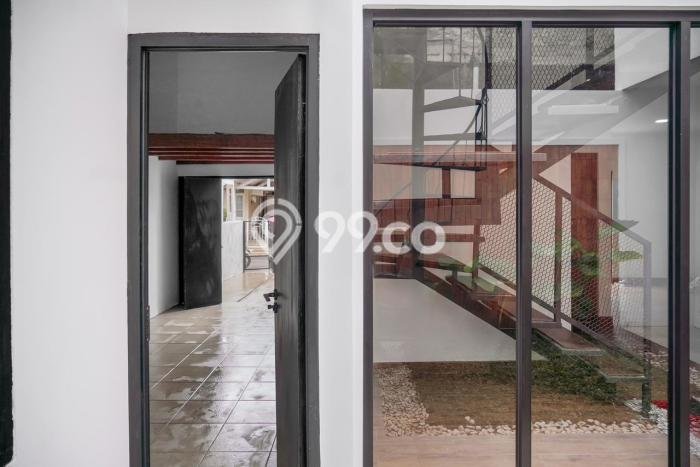 Dijual Rumah 5 Kamar Lokasi Ideal Bagus dan Strategis di Arcamanik Dijual Rumah 5 Kamar Lokasi Ideal Bagus dan Strategis di Arcamanik
