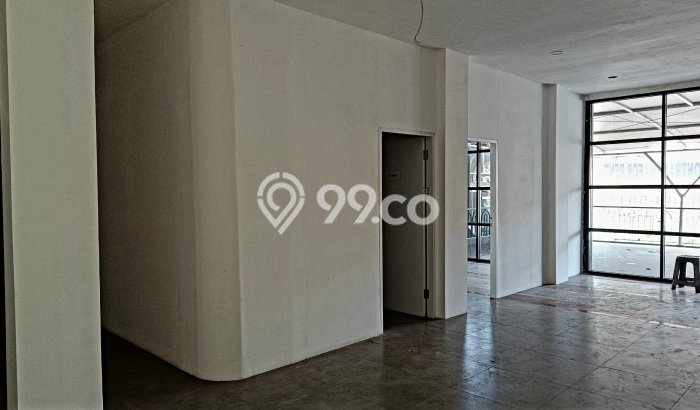 Disewakan Ruko Premium di Kemang, Luas 320m2m², Lokasi Ramai Disewakan Ruko Premium di Kemang, Luas 320m2m², Lokasi Ramai