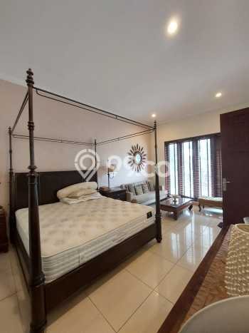 Rumah Elit LB 750m2 Siap Huni Desain Elegan di Ampera, Jakarta Selatan Rumah Elit LB 750m2 Siap Huni Desain Elegan di Ampera, Jakarta Selatan